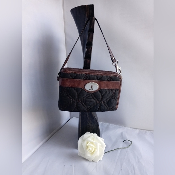 FOSSIL. VINTAGE QUILTED WALLET - Picture 1 of 7